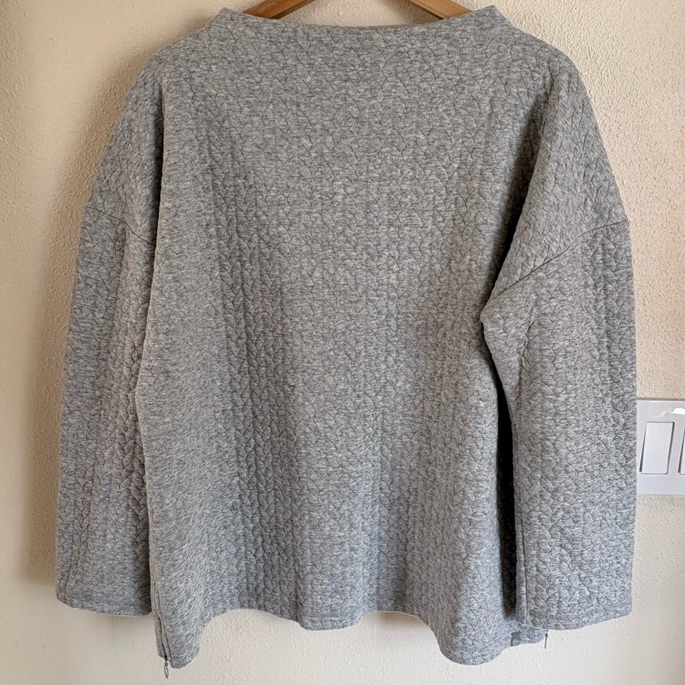 Talbots Heather Gray and Metallic Silver Quilted Top